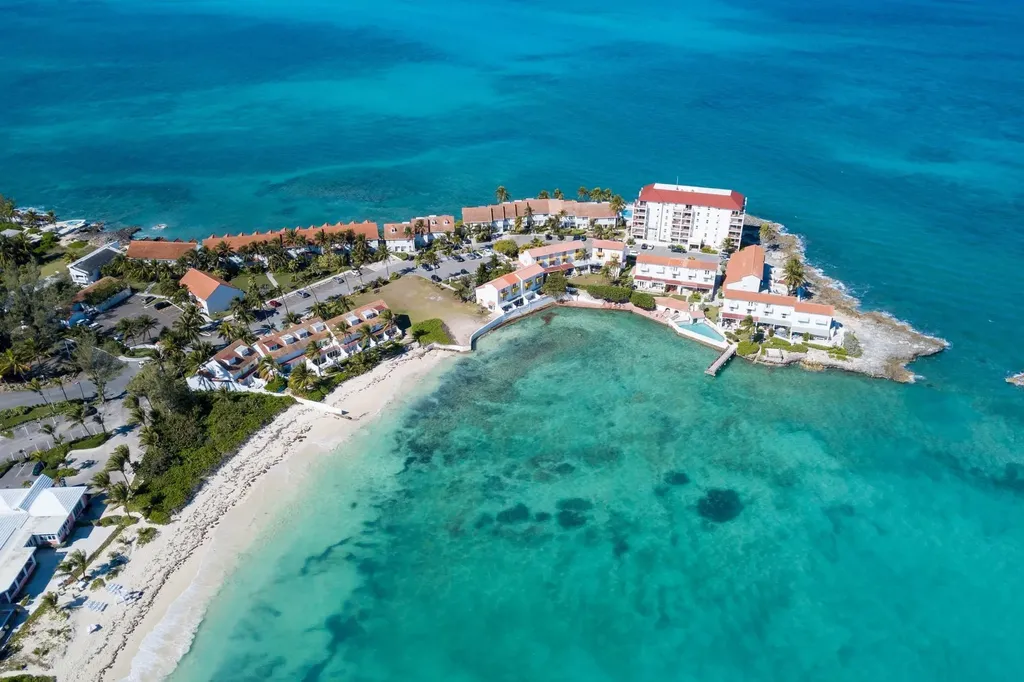 60 Delaporte Point New Providence Paradise Island BS