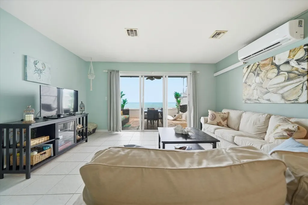 60 Delaporte Point New Providence Paradise Island BS