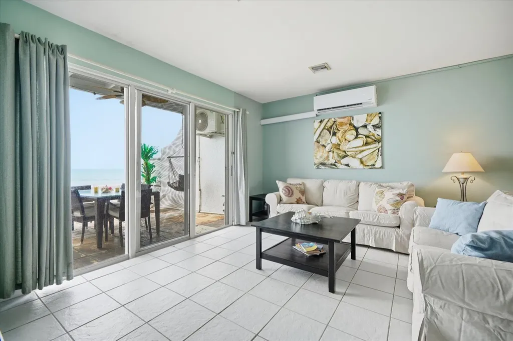 60 Delaporte Point New Providence Paradise Island BS