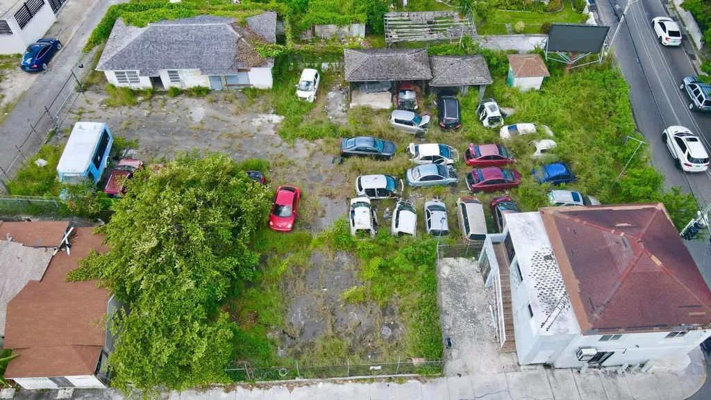 Mackey Street New Providence Paradise Island BS