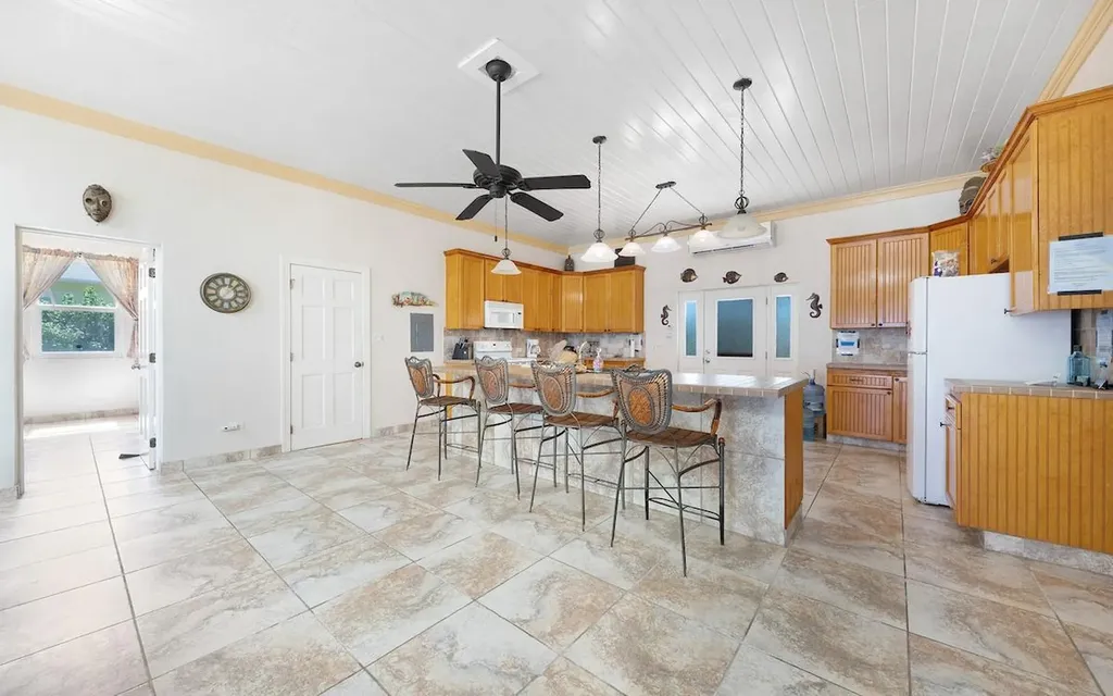 8 Breeze Away Estates Eleuthera BS