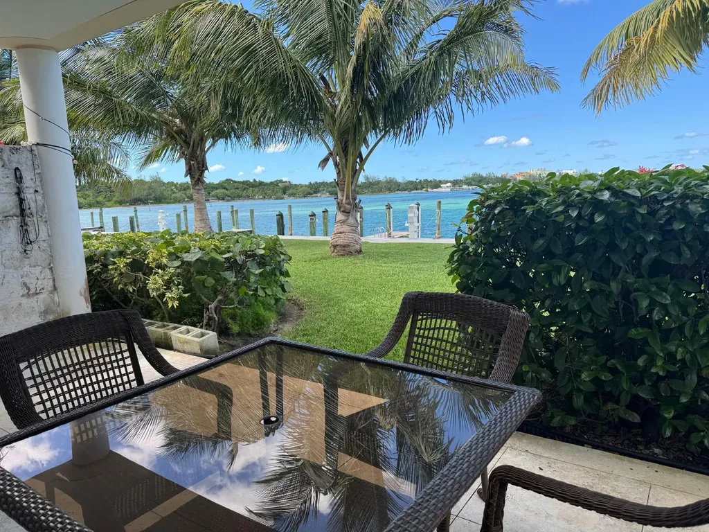 Dicks Point Close New Providence Paradise Island BS