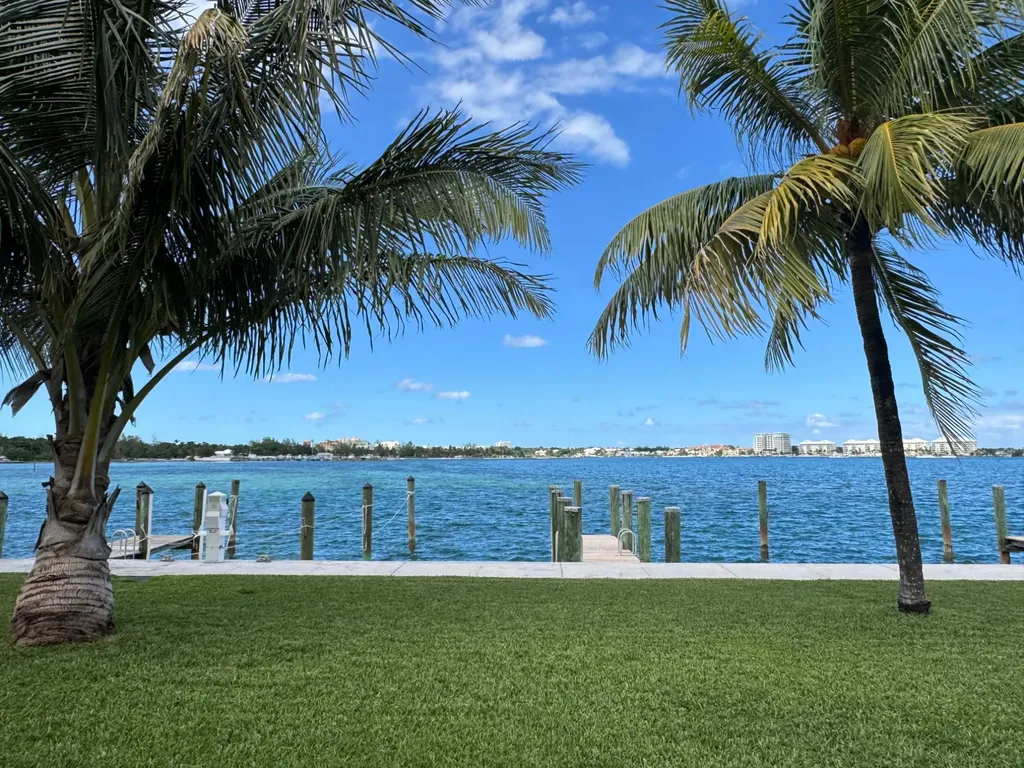 Dicks Point Close New Providence Paradise Island BS