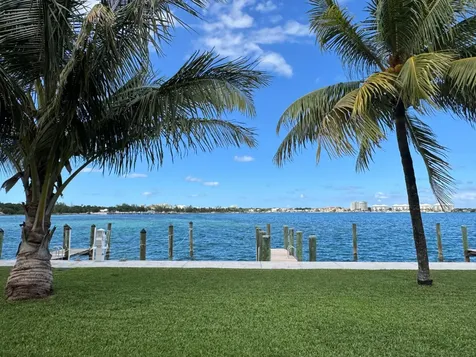 Dicks Point Close New Providence Paradise Island BS