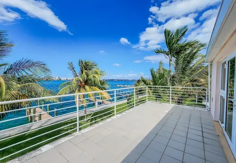 Dicks Point Close New Providence Paradise Island BS