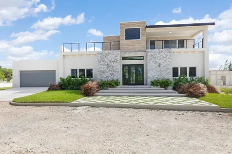 Sunrise Drive, Port New P New Providence Paradise Island BS