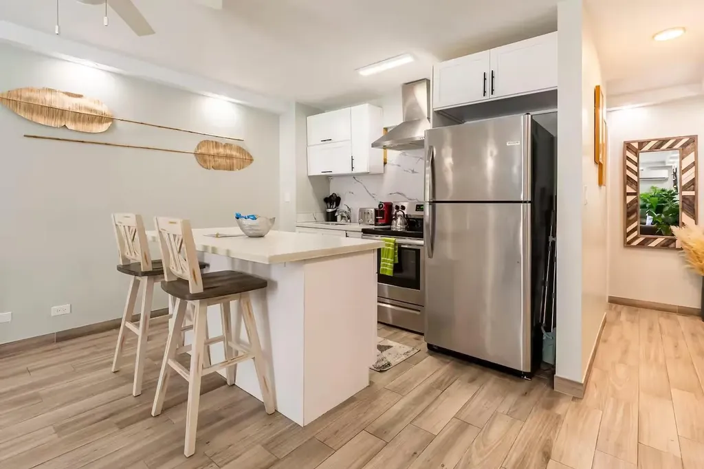 New Providence Paradise Island BS, Grosvenor Court, Unit 19