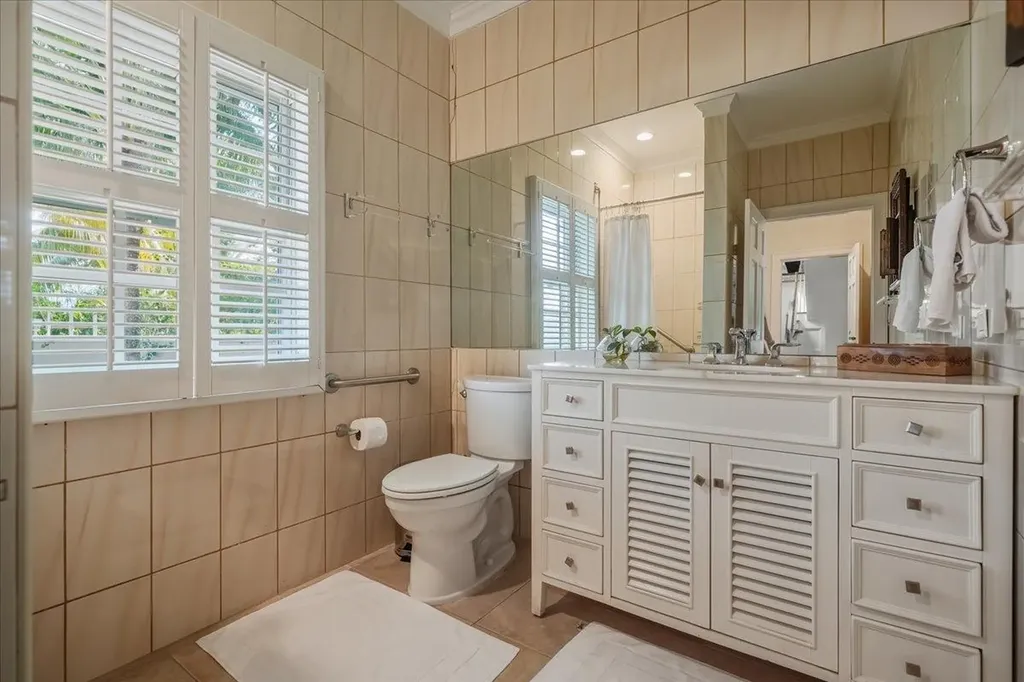 8 Port New Providence New Providence Paradise Island BS