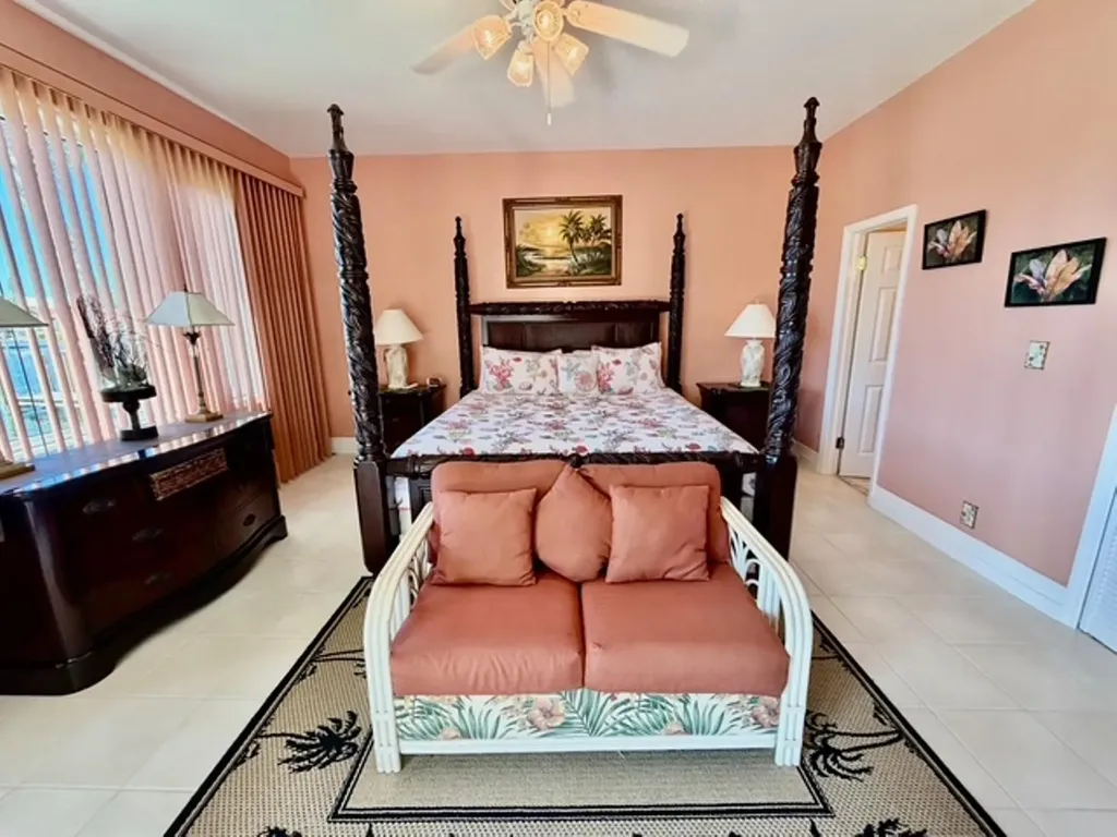 Waters Edge, Oceanhill Bl Grand Bahama Freeport BS