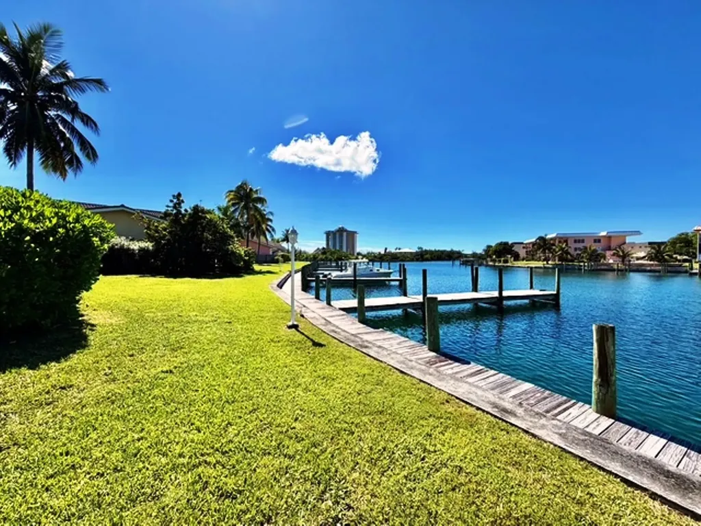 Waters Edge, Oceanhill Bl Grand Bahama Freeport BS