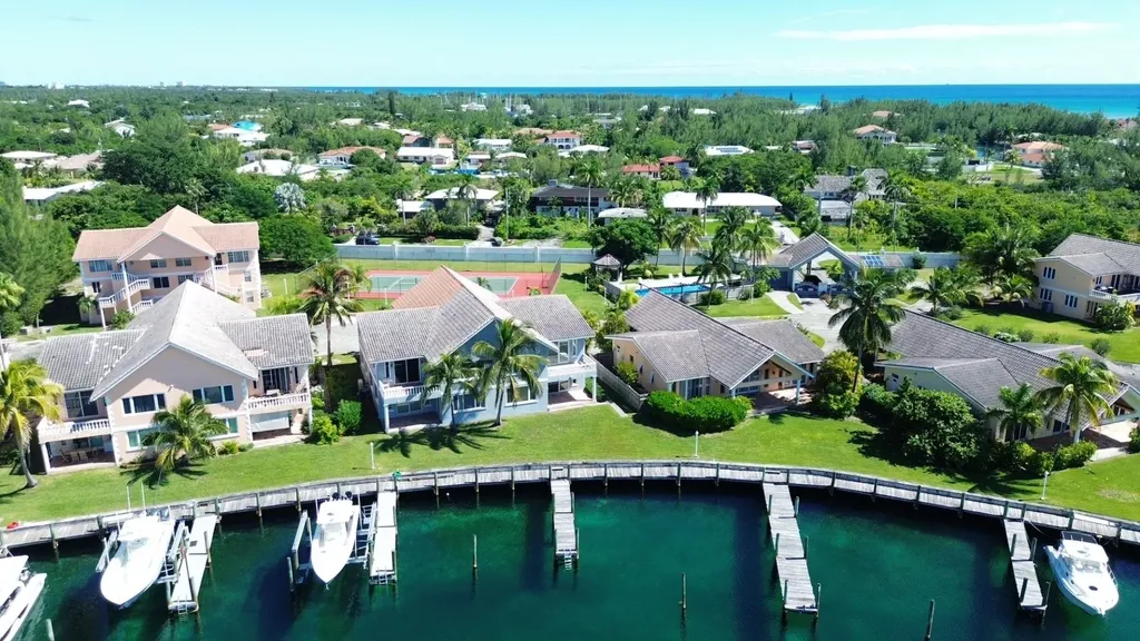 Waters Edge, Oceanhill Bl Grand Bahama Freeport BS