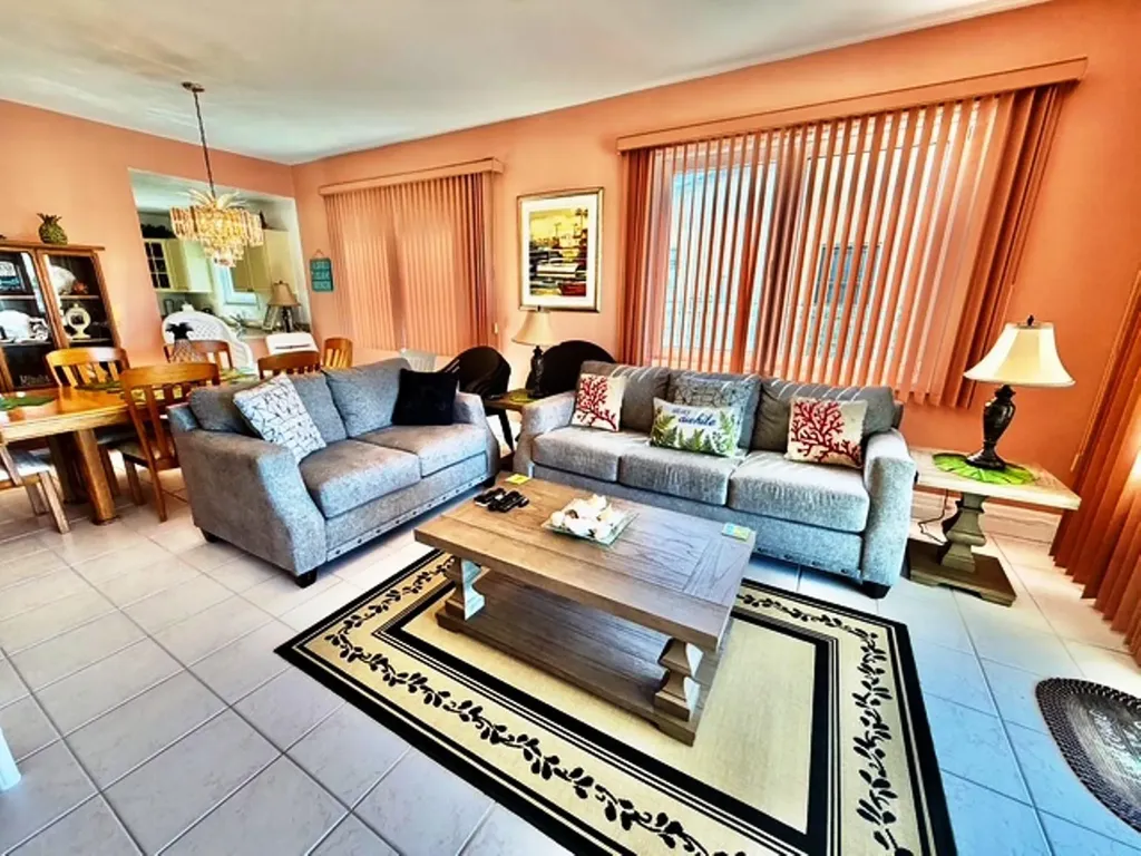 Waters Edge, Oceanhill Bl Grand Bahama Freeport BS