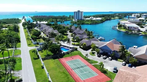 Waters Edge, Oceanhill Bl Grand Bahama Freeport BS