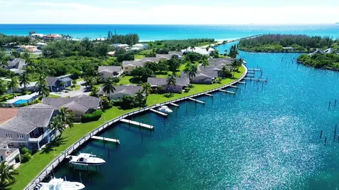 Waters Edge, Oceanhill Bl Grand Bahama Freeport BS