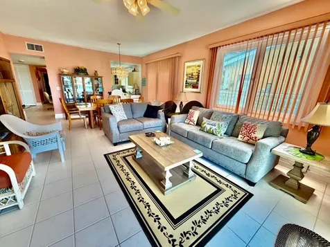 Waters Edge, Oceanhill Bl Grand Bahama Freeport BS