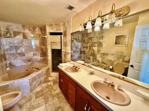 Waters Edge, Oceanhill Bl Grand Bahama Freeport BS