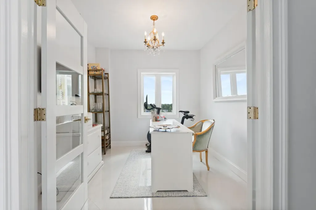 402 Rawson Court New Providence Paradise Island BS