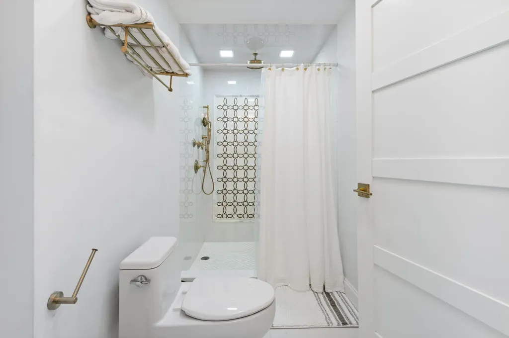 402 Rawson Court New Providence Paradise Island BS