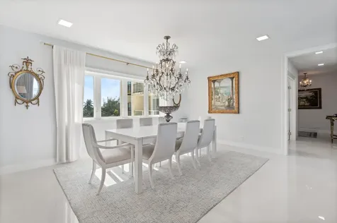 402 Rawson Court New Providence Paradise Island BS