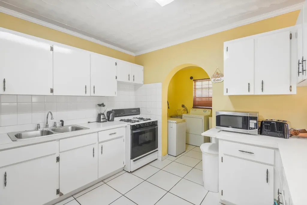 Collie Bluff Lane New Providence Paradise Island BS