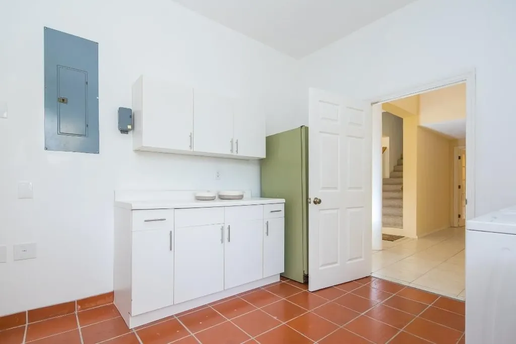 Charles Chillingsworth Court Grand Bahama Freeport BS