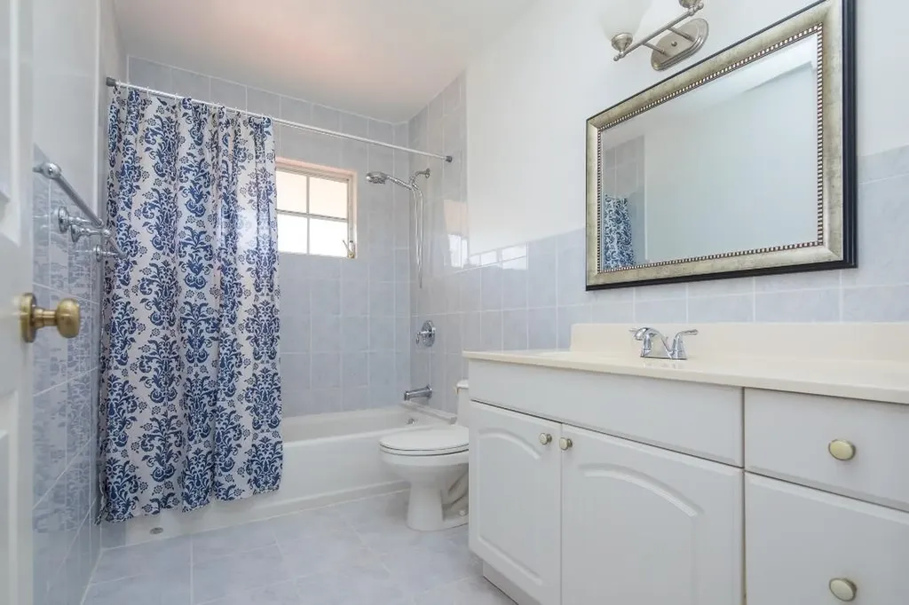 Charles Chillingsworth Court Grand Bahama Freeport BS