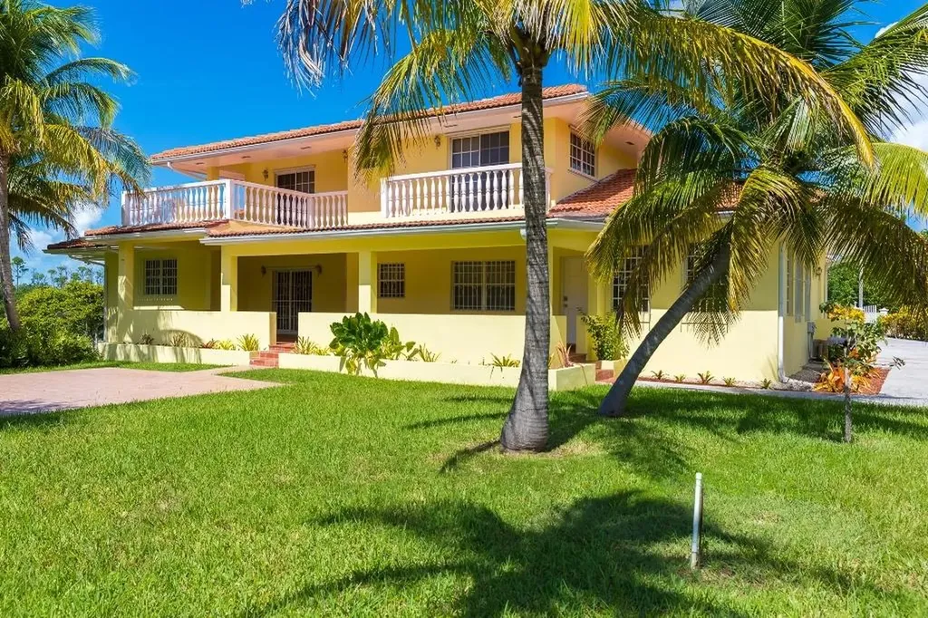 Charles Chillingsworth Court Grand Bahama Freeport BS