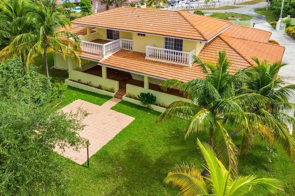 Charles Chillingsworth Court Grand Bahama Freeport BS