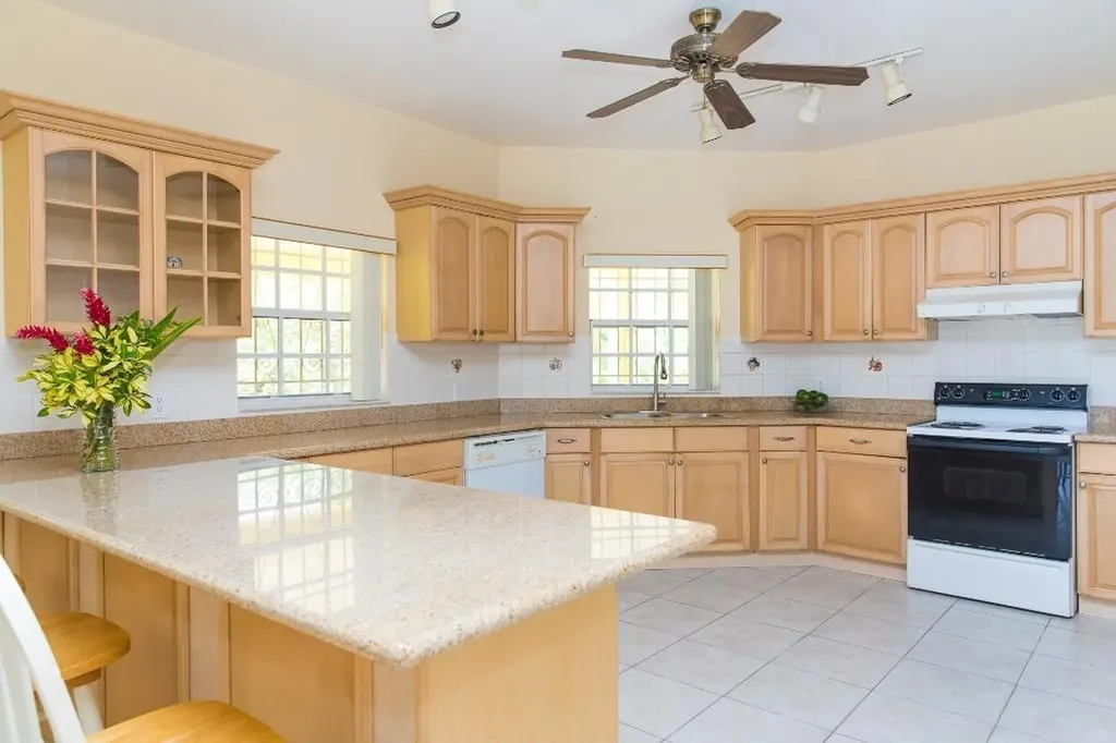 Charles Chillingsworth Court Grand Bahama Freeport BS