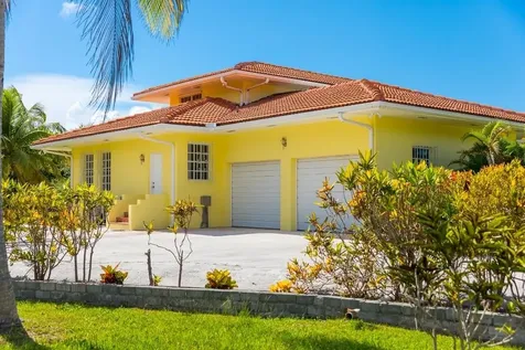 Charles Chillingsworth Court Grand Bahama Freeport BS