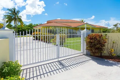 Charles Chillingsworth Court Grand Bahama Freeport BS