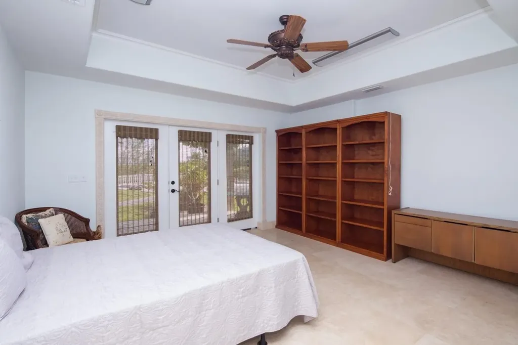 Colony Bay Tri-plex Estate Grand Bahama Freeport BS