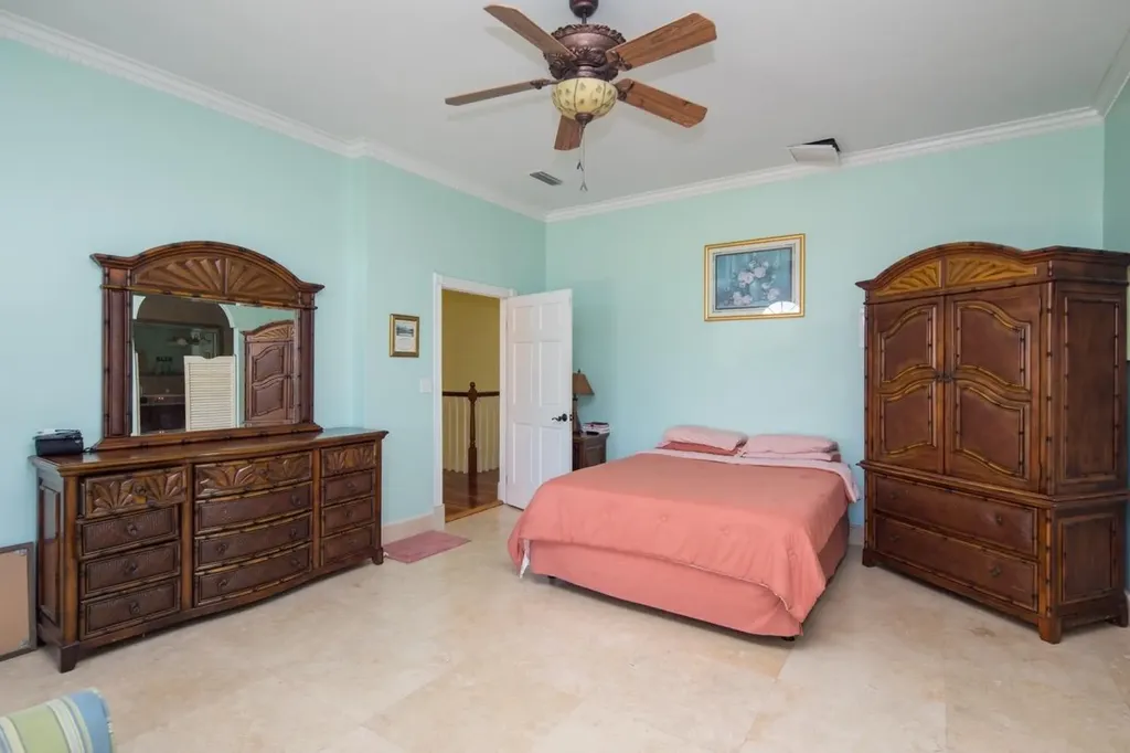 Colony Bay Tri-plex Estate Grand Bahama Freeport BS