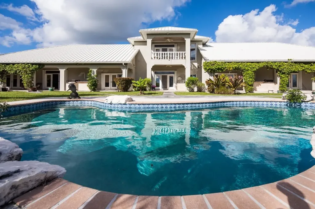 Colony Bay Tri-plex Estate Grand Bahama Freeport BS