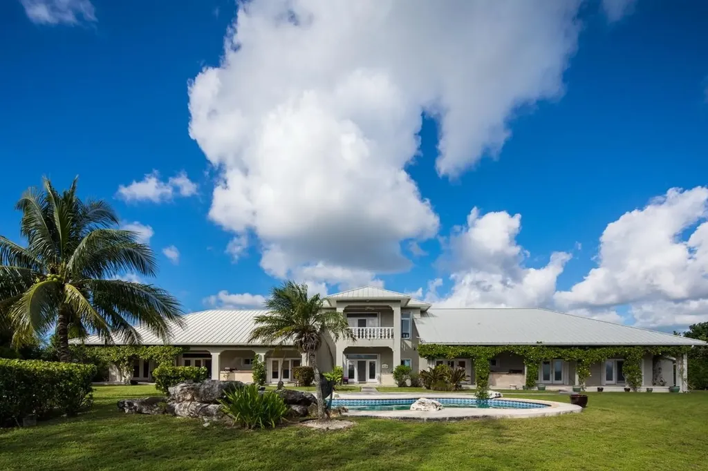 Colony Bay Tri-plex Estate Grand Bahama Freeport BS