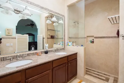 Colony Bay Tri-plex Estate Grand Bahama Freeport BS