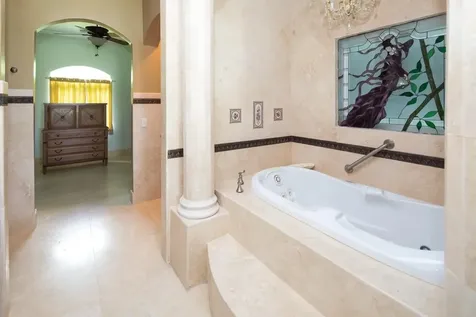 Colony Bay Tri-plex Estate Grand Bahama Freeport BS