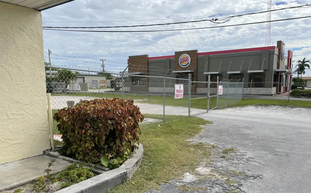 Queens Highway; Queens Place 1a Grand Bahama Freeport BS