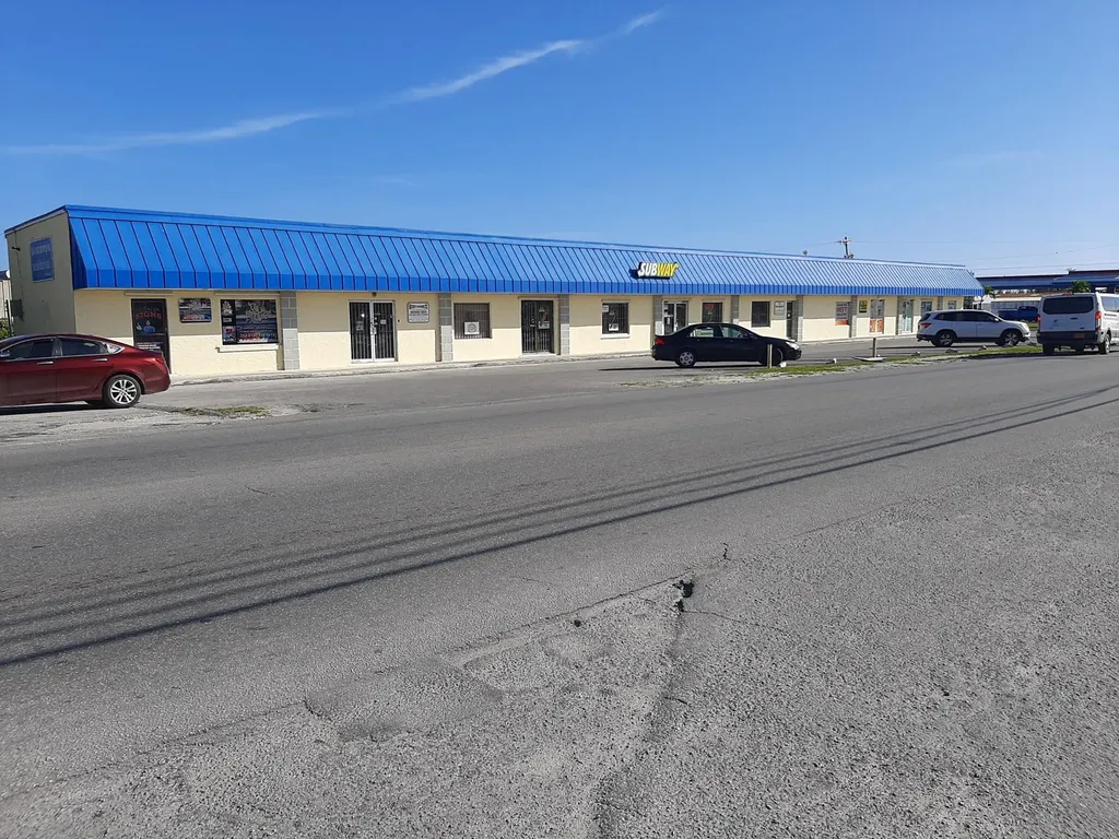 Queens Highway; Queens Place 1a Grand Bahama Freeport BS