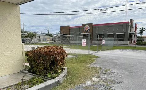 Queens Highway; Queens Place 1a Grand Bahama Freeport BS
