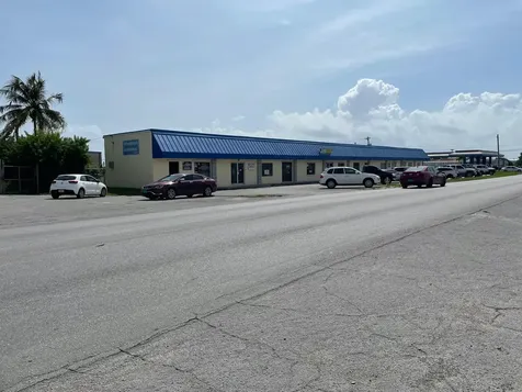 Queens Highway; Queens Place 1a Grand Bahama Freeport BS
