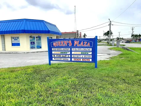 Queens Highway; Queens Place 1a Grand Bahama Freeport BS
