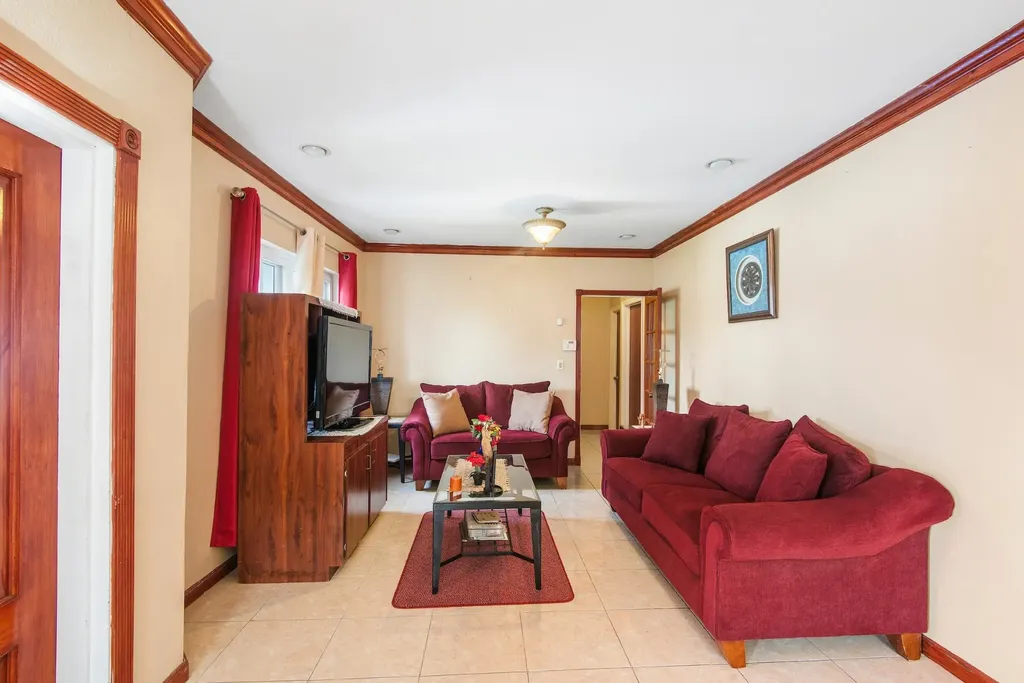 Knowles Dr, Faith Gardens New Providence Paradise Island BS