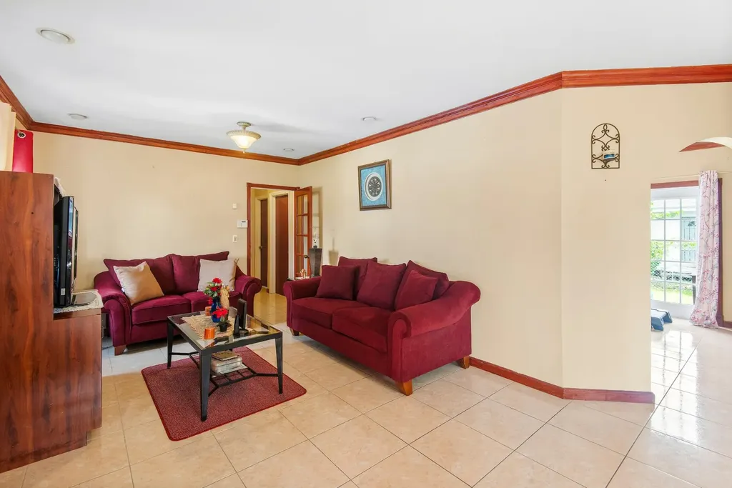 Knowles Dr, Faith Gardens New Providence Paradise Island BS