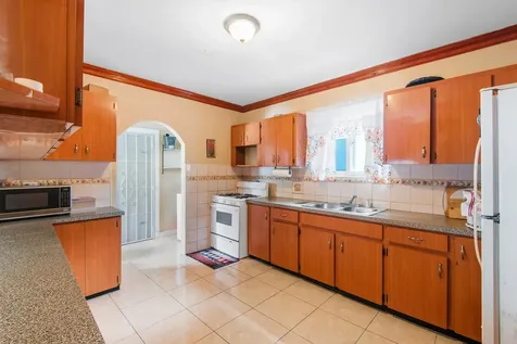 Knowles Dr, Faith Gardens New Providence Paradise Island BS