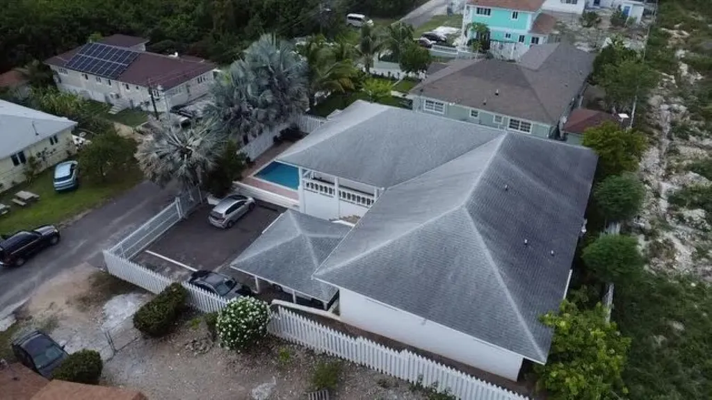 New Providence Paradise Island BS, Boatswain Hill