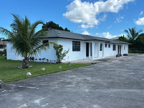 Columbus Drive 27 Grand Bahama Freeport BS