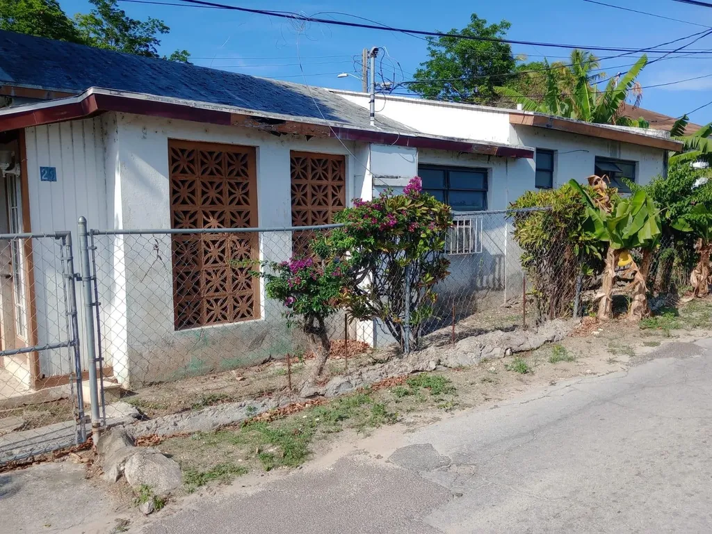 Whites Lane New Providence Paradise Island BS