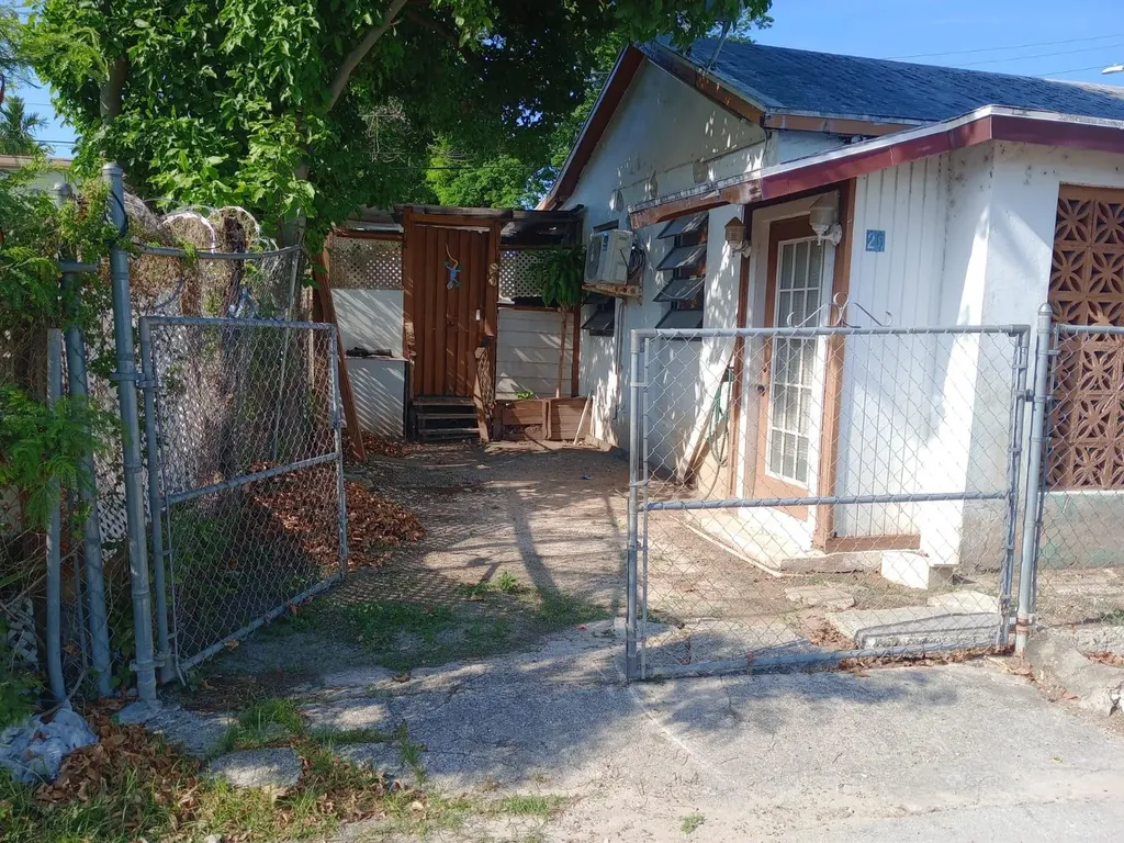 Whites Lane New Providence Paradise Island BS