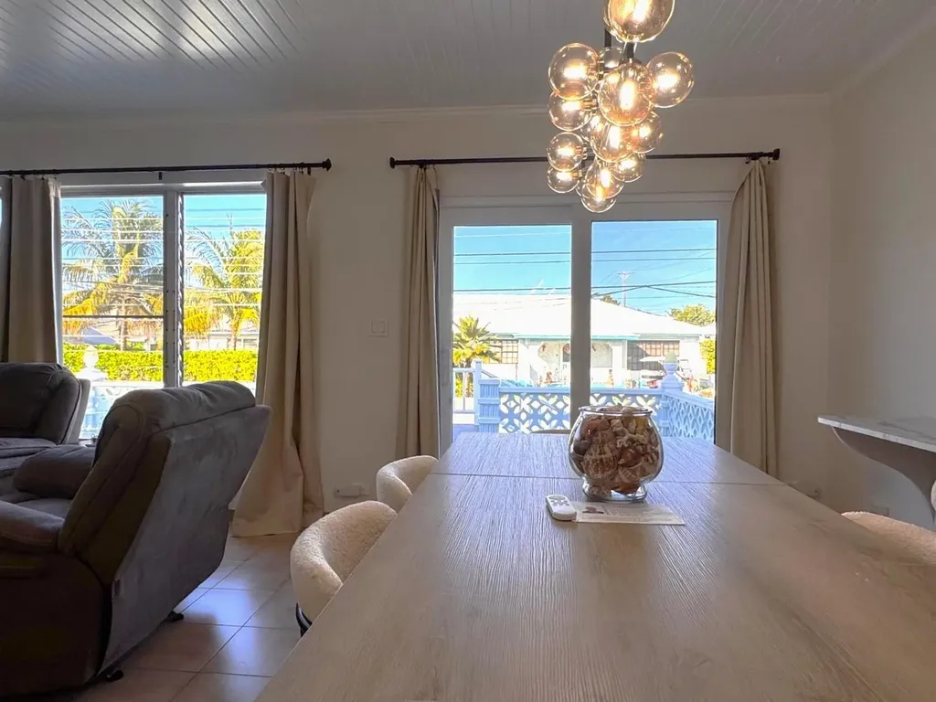 Leo Pinder Main Street 21 Street Eleuthera BS